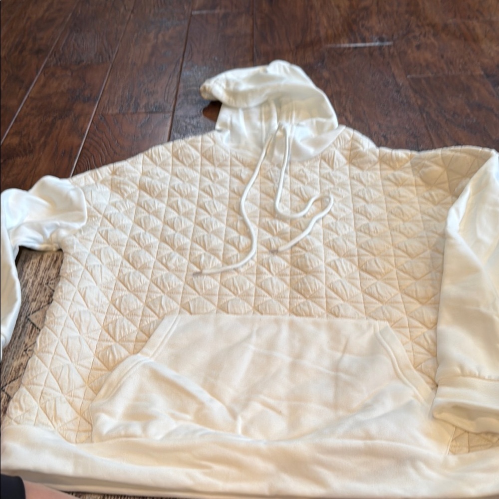 Quilted White Hoodie - Picture 1 of 6